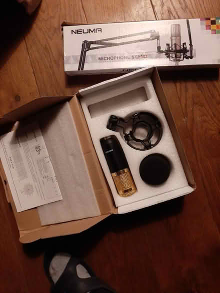 Photo of free Streamer mic bundle (OX3 sandhills) #1