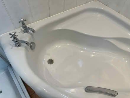 Photo of free White Corner Bath (TN36) #1