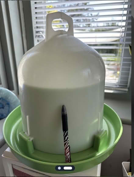 Photo of free eco poutry top feed drinker 6ltr (TN36) #1