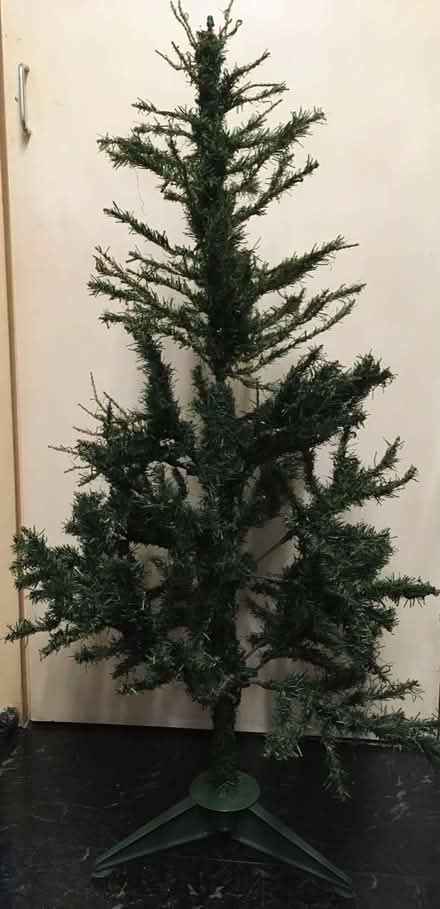 Photo of free Approx 3ft older Christmas tree (Guildford Gu1) #1