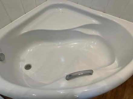 Photo of free White Corner Bath (TN36) #3