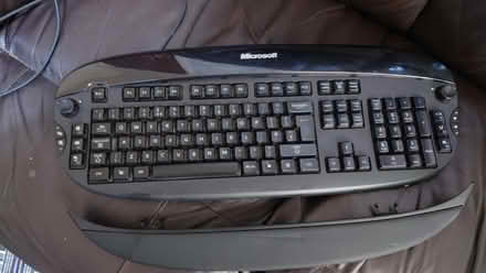 Photo of free Microsoft Reclusa wired keyboard (Plungington PR1) #1