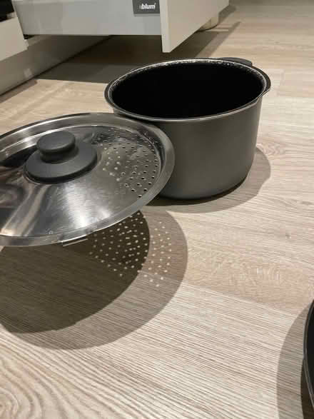 Photo of free Saucepan and frying pan (E1) #3