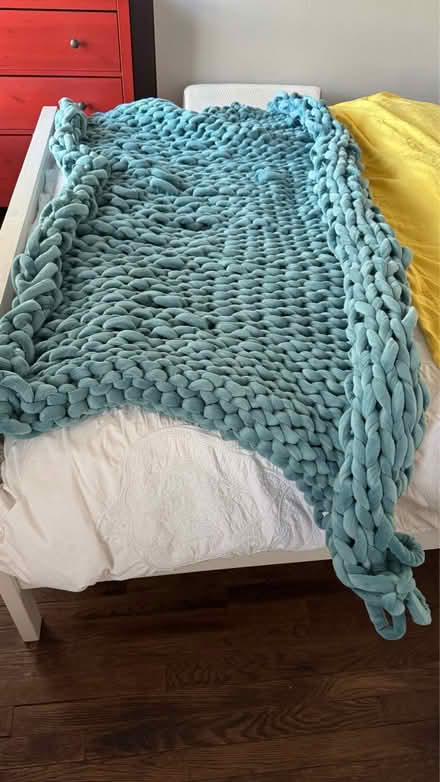 Photo of free Bearaby Weighted Blanket (Logan Circle, Washington, DC) #1
