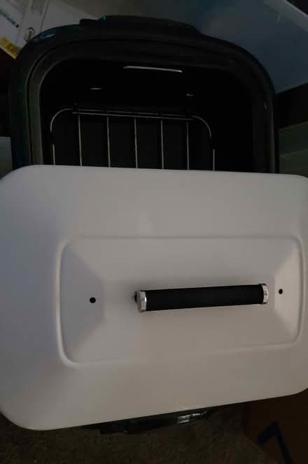 Photo of free NESCO 18 qt. electric Roaster (Wayne, MI, Newburgh/Glenwood) #3