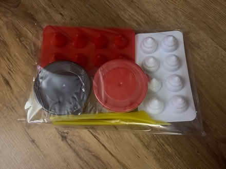 Photo of free Elf poo & kiss making kit (GU12) #2
