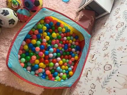 Photo of free Ball pit with balls - READ (Bromley BR2 9.) #1