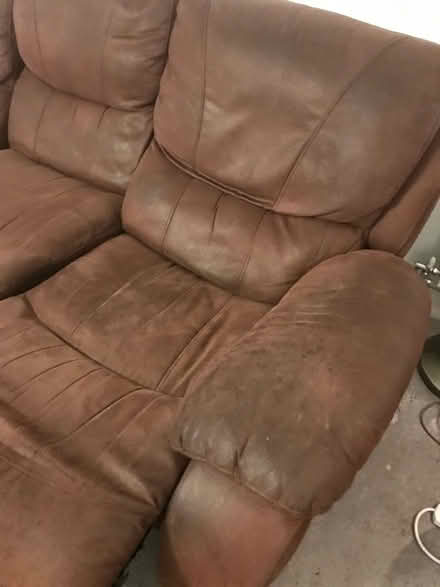 Photo of free Recliner 3 seater sofa (Eynsham OX29) #3