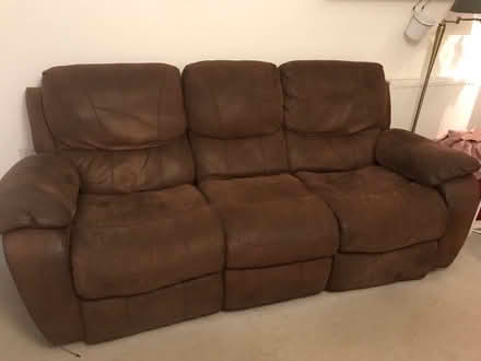 Photo of free Recliner 3 seater sofa (Eynsham OX29) #2