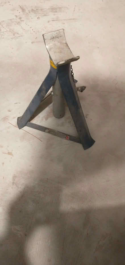 Photo of free Axle stands (Lower Walkley S6) #1