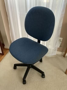 Photo of free desk chair (20872) #1