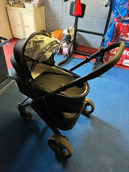 Photo of free Baby Travel System (Montrose Ave Welling) #4