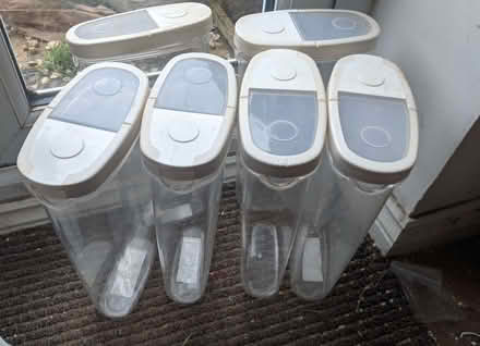 Photo of free 2L Food Storage Containers x 6 (Southborough BR2) #1