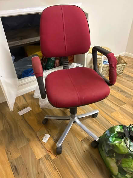 Photo of free Red desk chair (CV6) #1