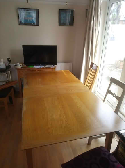 Photo of free Dining table - extending (Balham SW17) #2