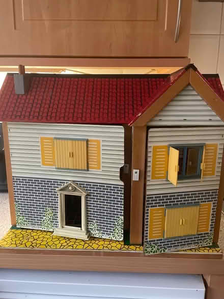Photo of free Dolls house (Newbury - RG14) #2