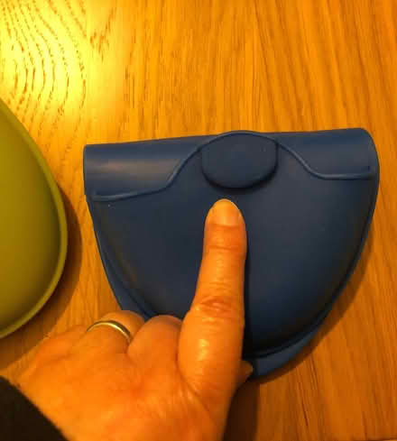 Photo of free 2 x silicone oven mitts (Stoke Gifford BS34) #3