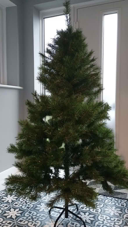 Photo of free 5 foot fake Christmas tree (Marishes YO17) #3