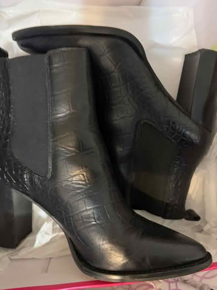 Photo of free Size 7 women’s Black Boots (2nd St NE & Rhode Isle. Ave NE) #1