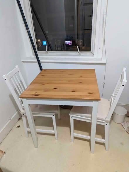 Photo of free Table and chairs (Ravenscourt Park W6) #1