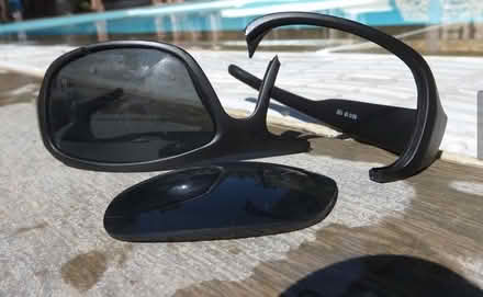 Photo of Old/broken dark lens sunglasses (Whitemans Green RH17) #1