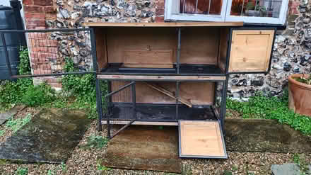 Photo of free Guinea Pig Hutch (Kevington, BR5) #4