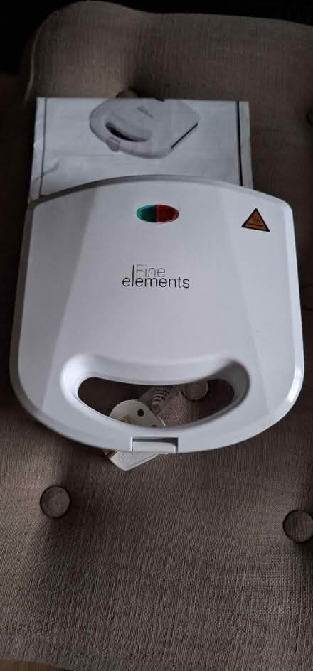 Photo of free Toasted sandwich maker (Welling) #1