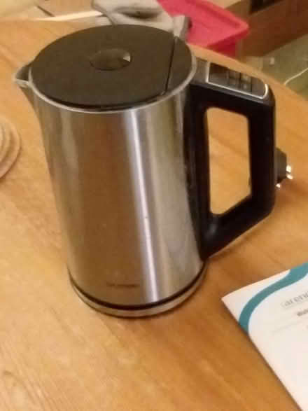 Photo of free adjustable temp kettle needs repair (Westbury Fields BS9) #1