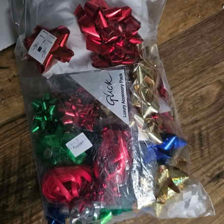 Photo of free Parcel bows and ribbons (Caldecott OX14) #1