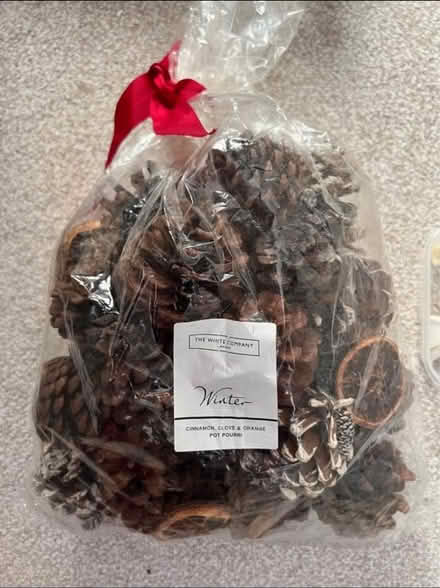 Photo of free White company Christmas decs (CR3 Caterham on the hill) #1
