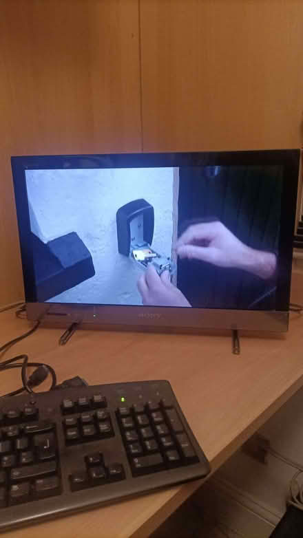 Photo of free Sony 22" widescreen - no remote. (Chelsfield BR6) #1