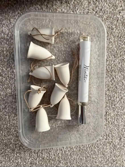 Photo of free White company Christmas decs (CR3 Caterham on the hill) #2