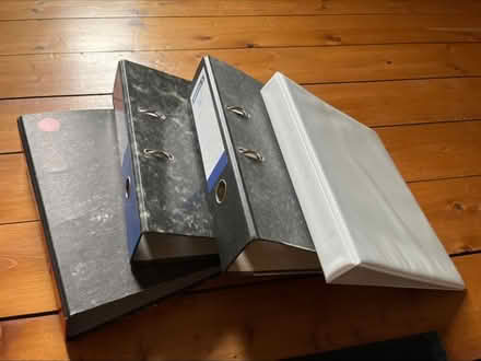 Photo of free 3 ring binders and an A4 folder (Eh6) #1