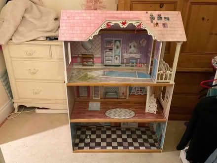 Photo of free Dolls house (Harpenden AL5) #1