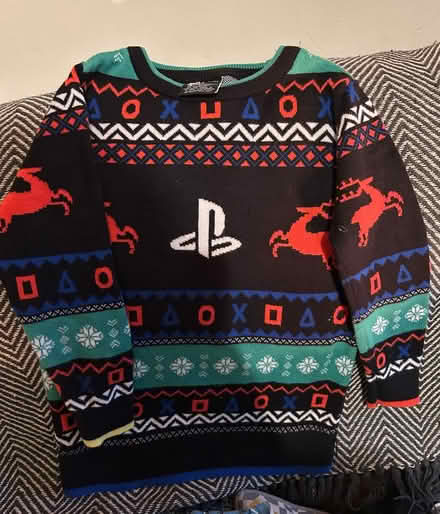 Photo of free Christmas Tops boys (age 4-5) (B32) #1