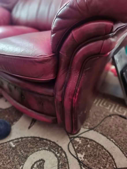 Photo of free Leather Settee (Batemoor S8) #1