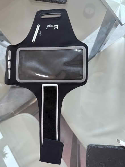 Photo of free Running Armband (South Croydon CR2) #1