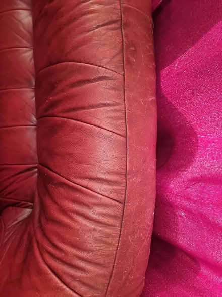 Photo of free Leather Settee (Batemoor S8) #3