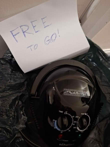 Photo of free Halogen Oven (Hackney E9) #2