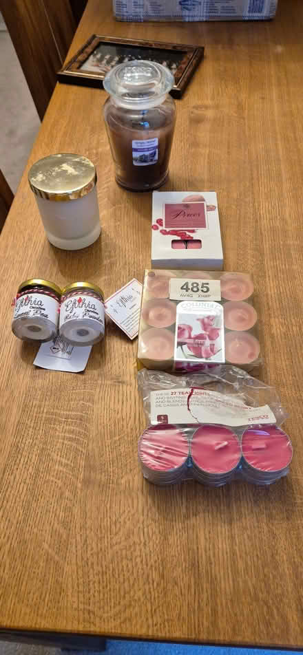 Photo of free scented candles bundle (Emmer Green RG4) #1