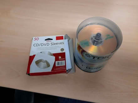 Photo of free CD 700 MB and sleeves (Bucknell OX27) #1