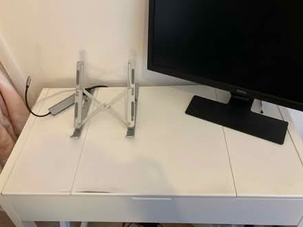 Photo of free White dressing table/small desk (SW2) #1