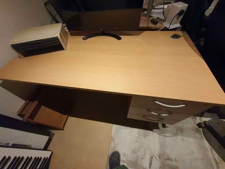 Photo of free Large office desk (Street on the Fosse BA4) #1