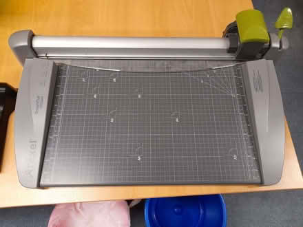 Photo of free 4 paper cutter of different dimension (Bucknell OX27) #1