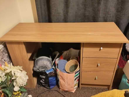Photo of free Desk (Causewayhead FK9) #1