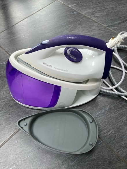 Photo of free Philips iron (AL1 near Morrisons) #1