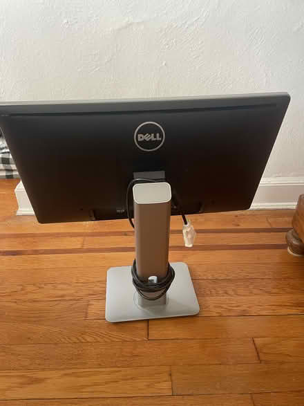 Photo of free Dell 21" Monitor (Mt Vernon, NY) #1