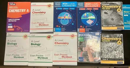 Photo of free A-level revision guides biology and chemistry. (Whitehough SK23) #1