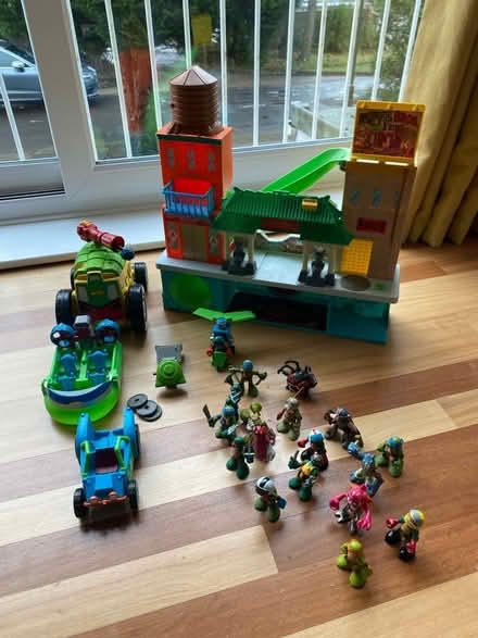 Photo of free Turtles toys - bundle (Bromley / Hayes BR2) #1