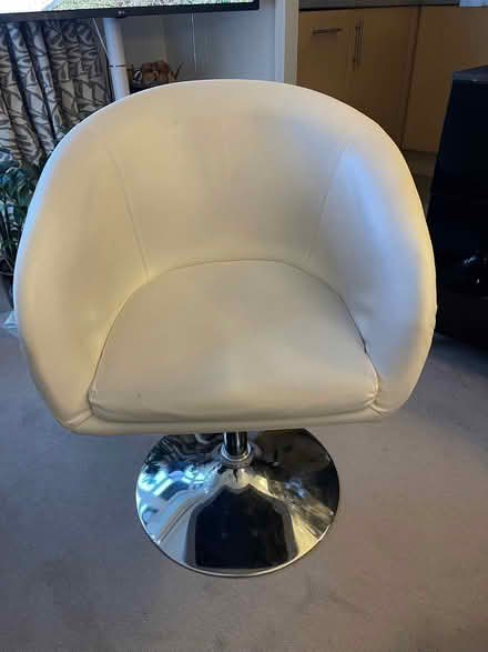 Photo of free Single swivel cream leatherette chair (Chislehurst BR7) #1